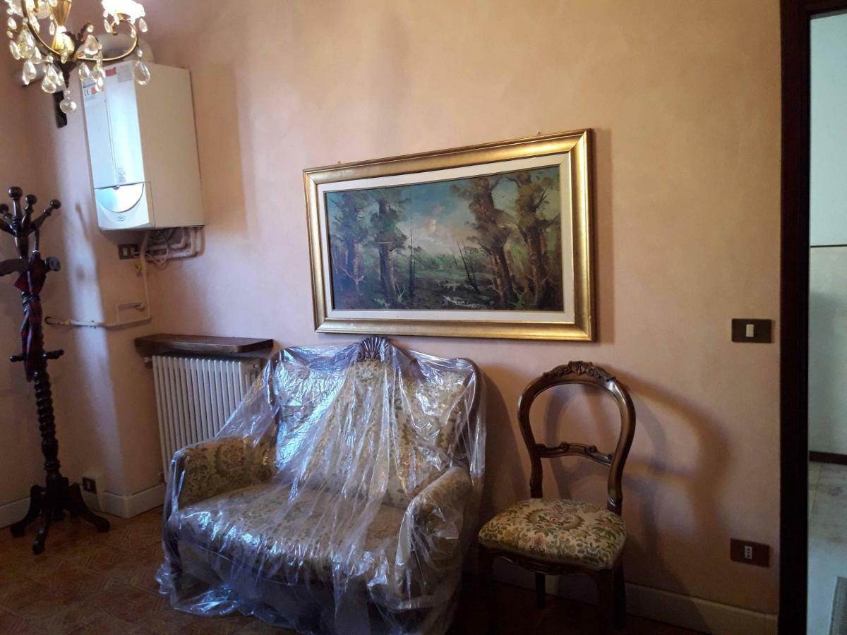 Poviglio  Appartamento In Piazza Umberto I A Poviglio מראה חיצוני תמונה